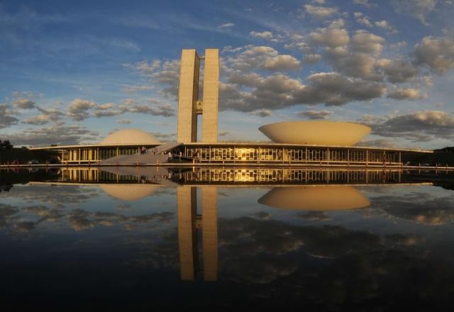 Imagem da noticia Número de congressistas eleitos cai 60% em relação a 2016
