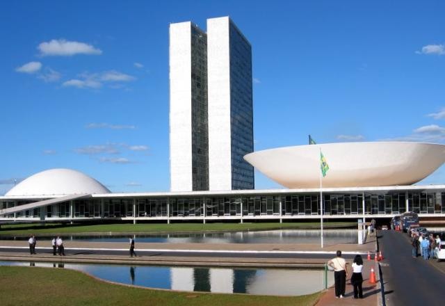 Na corrida ao Senado, dos 105 pré-candidatos só 18 são mulheres