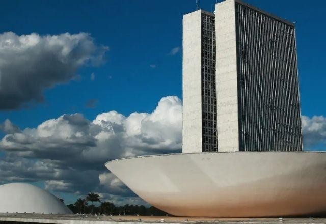 Imagem da noticia Governo deve manter meta fiscal de déficit zero para 2024