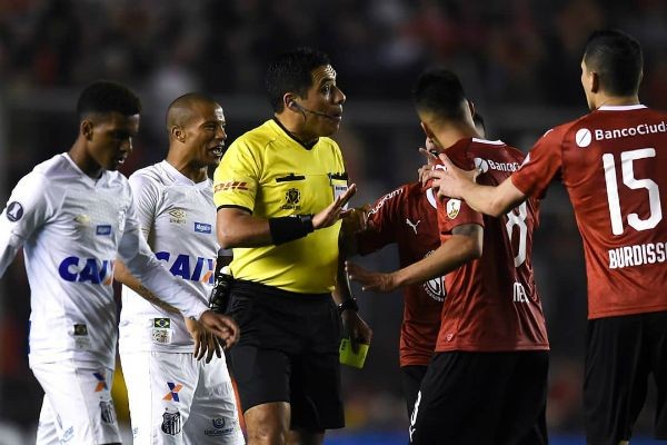 Imagem da noticia Conmebol pune o Santos e declara vitória do Independiente por 3 a 0