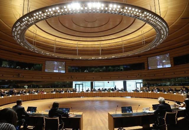 Imagem da noticia UE formaliza pacote de sanções com embargo a petróleo russo