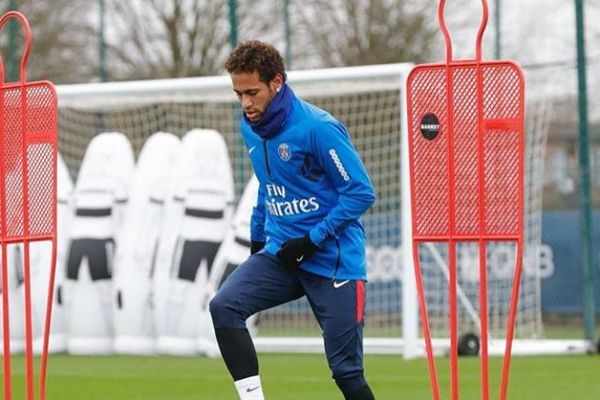 Imagem da noticia Contusão no tornozelo de Neymar causou uma fissura em osso do pé