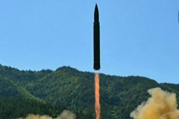 Imagem da noticia Coreia do Norte lança míssil balístico intercontinental