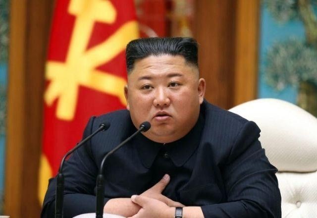 Imagem da noticia Coreia do Norte testa novo sistema de controle para lançadores múltiplos de foguetes