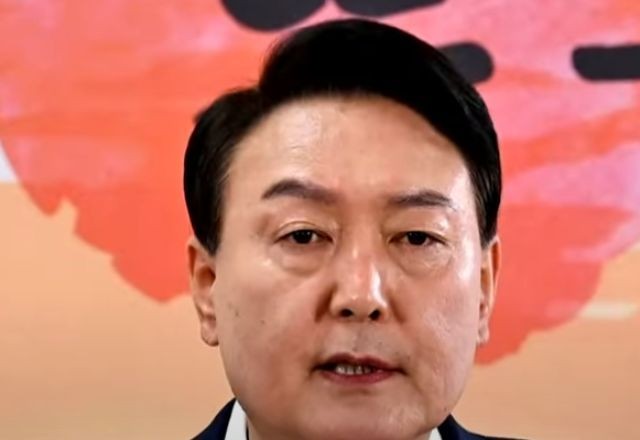 Imagem da noticia Presidente da Coreia do Sul é levado para centro de detenção após interrogatório 