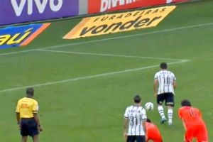 Imagem da noticia Corinthians vence jogo de 7 gols e assume liderança provisória