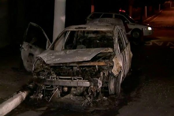 Imagem da noticia Corpo carbonizado é encontrado dentro de veículo em São Paulo