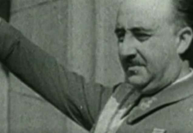 Corpo do ditador Franco é transferido para cemitério comum na Espanha