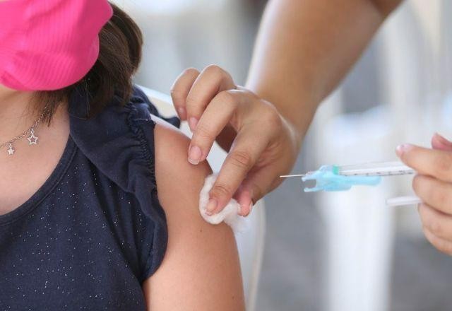 Governo de SP amplia vacinação contra covid para todas as crianças de 3 e 4 anos