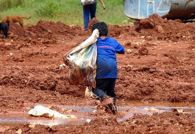 Imagem da noticia Trabalho escravo: 86% dos jovens resgatados se autodeclaram pretos ou pardos