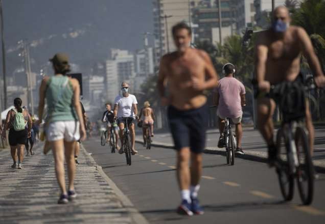 Imagem da noticia Crivella libera retorno do comércio ambulante no Rio de Janeiro