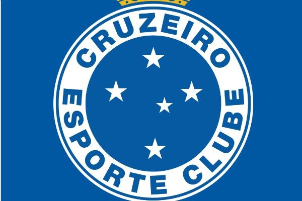 Cruzeiro reverte a maior desvantagens dos estaduais e levanta a taça