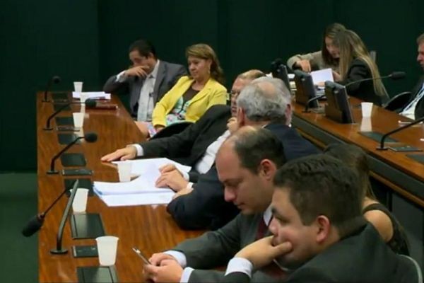Cunha diz que vai se defender pessoalmente no plenário da Câmara