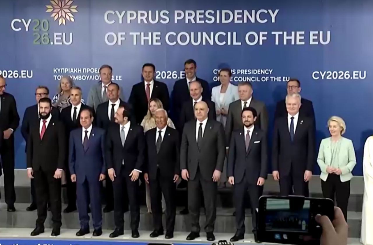 Imagem da noticia UE cobra reabertura imediata do Estreito de Ormuz e descarta alívio de sanções no Irã