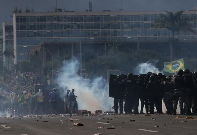 Protesto foi organizado em redes e com uso de códigos