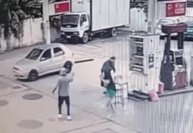Imagem da noticia Frentista é morto a tiros após discussão em posto de combustíveis em Porto Alegre