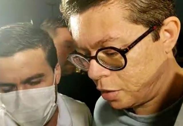 Imagem da noticia Vídeo: veja o momento em que DJ Ivis chega à delegacia em Fortaleza
