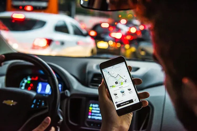 Imagem da noticia Uber e 99 ficaram mais caros em 2025? Entenda