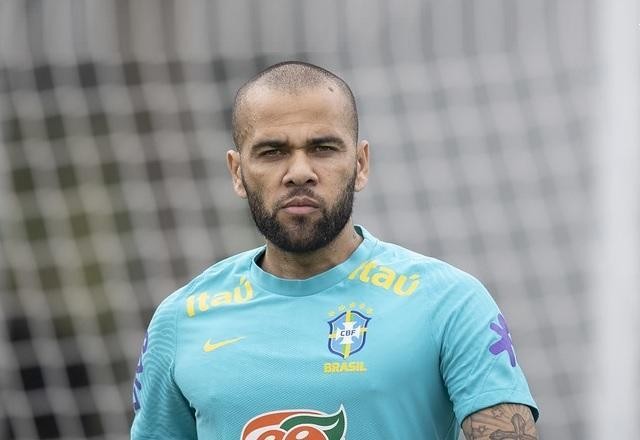 Imagem da noticia Daniel Alves é preso na Espanha