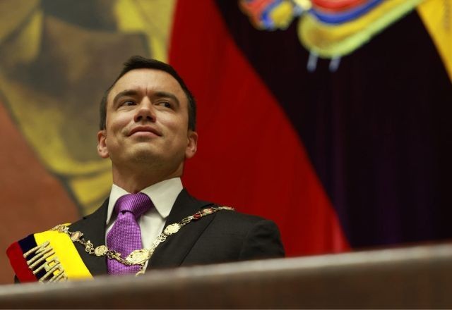 Imagem da noticia Presidente do Equador propõe referendo para permitir impeachment de juízes