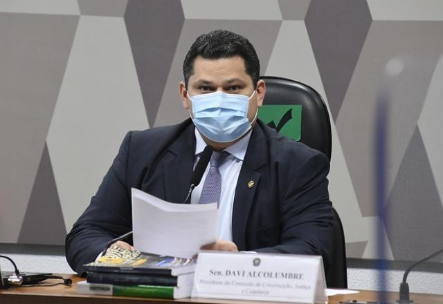Imagem da noticia Alcolumbre reage a pressão de evangélicos sobre sabatina de Mendonça