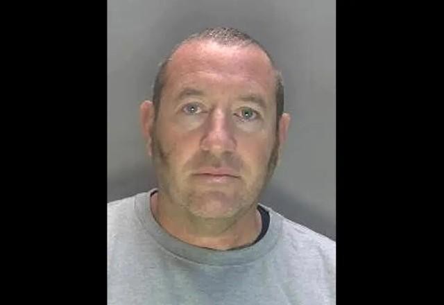 Imagem da noticia Ex-policial de Londres é condenado à prisão perpétua por estupros em série