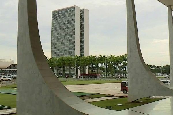 Imagem da noticia Decisão do ministro Luiz Fux agrava crise entre Legislativo e Judiciário