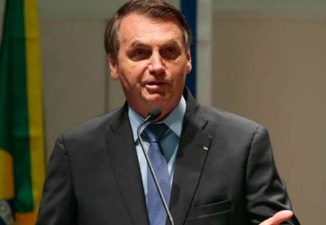 Decreto de Bolsonaro extingue mais de 27 mil cargos no Governo Federal