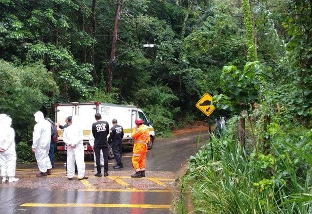 Imagem da noticia Cinco pessoas morrem em carro soterrado em Brumadinho, MG