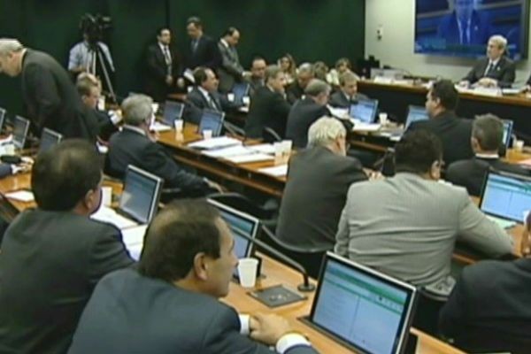 Imagem da noticia Delatores ficam frente a frente na CPI da Petrobras