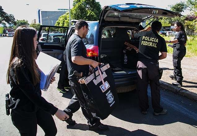 Imagem da noticia Delegada da PF tentou barrar operação contra aliados do Governo