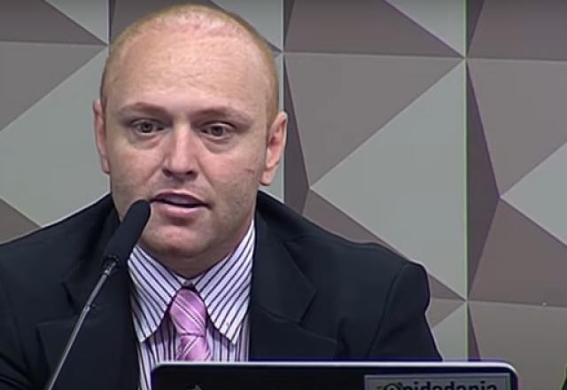 Imagem da noticia Hacker revela reunião para criar código-fonte fake em campanha de Bolsonaro
