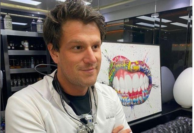 Imagem da noticia Dentista das estrelas morre após acidente em piscina