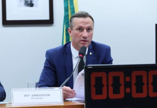 Imagem da noticia Comissão especial aprova texto que cria 'sistema contraterrorista'