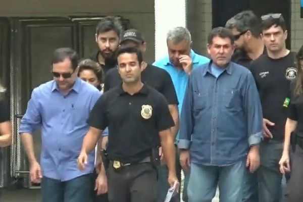 Imagem da noticia Deputados protocolam pedido de cassação de Picciani, Melo e Albertassi
