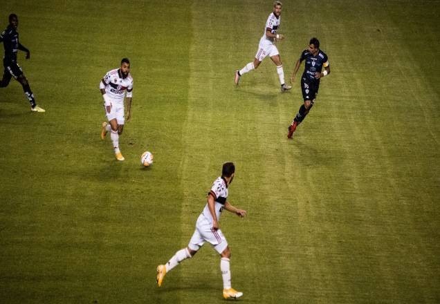 Imagem da noticia Desfalcado, Flamengo enfrenta Barcelona de Guayaquil