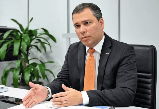 Imagem da noticia Ex-presidente do BRB tentava há três meses prestar novo depoimento à PF e mirava diretores do BC