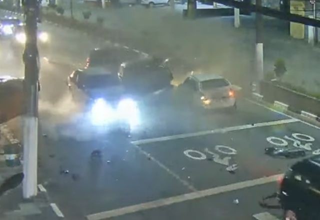 Motorista de Audi que atingiu 5 carros parados em Osasco assumiu que havia bebido