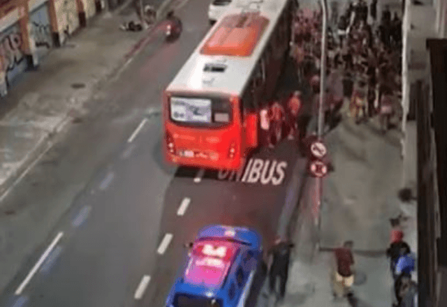 Imagem da noticia Criminosos fazem arrastão em avenida movimentada no Rio de Janeiro 