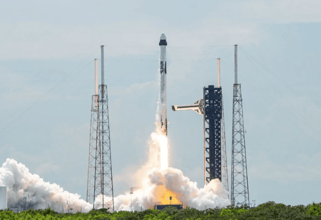 Imagem da noticia Space X e Nasa lançam missão para resgatar astronautas 'presos'