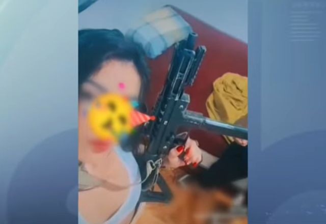 Imagem da noticia Mulher morde policial ao ser presa com duas submetralhadoras em Manaus 