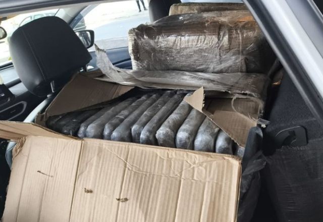 Imagem da noticia Homem é preso em flagrante com 640 kg de cocaína dentro de táxi em São Paulo