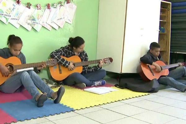 Dia das Crianças: Apesar do sofrimento, elas não perdem a esperança