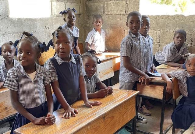 Imagem da noticia Capital do Haiti tem meio milhão de jovens sem acesso a educação