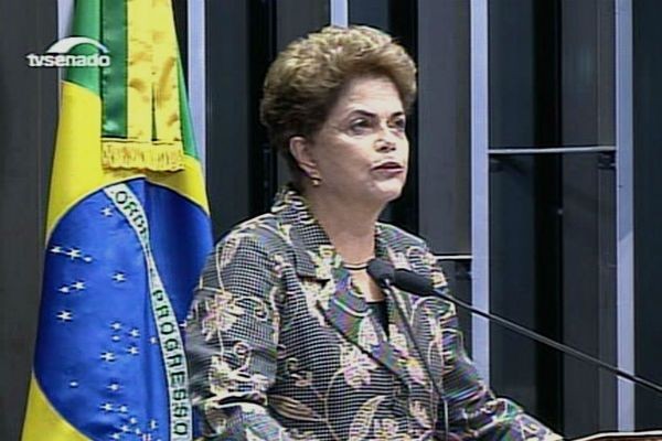 Dilma cita ´luta contra ditadura´ durante sua defesa no Senado