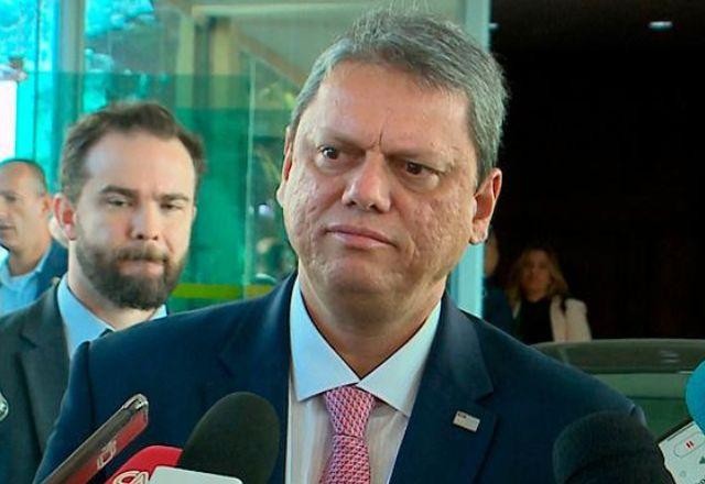 Imagem da noticia "Ilegal e abusiva", diz Tarcísio sobre greve conjunta do Metrô, CPTM e Sabesp