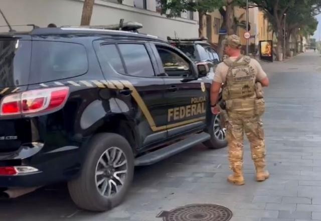 Imagem da noticia Apartamentos e carros de luxo: PF bloqueia R$ 126 milhões em bens e contas de traficantes