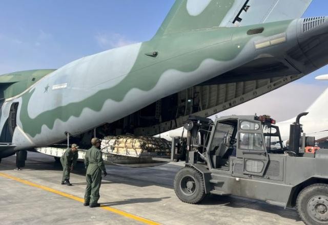 Imagem da noticia Avião da FAB com 11 toneladas de alimentos para a Faixa de Gaza chega ao Egito