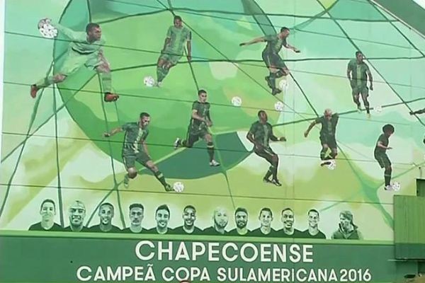 Imagem da noticia Dois anos após o acidente com a Chape, familiares lutam por indenização