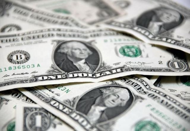 Imagem da noticia Entenda a queda do dólar e os riscos de investimentos